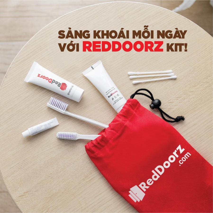 RedDoorz near Tan Huong Market Ho Chi Minh-stad Buitenkant foto
