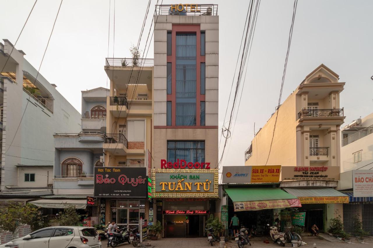 RedDoorz near Tan Huong Market Ho Chi Minh-stad Buitenkant foto