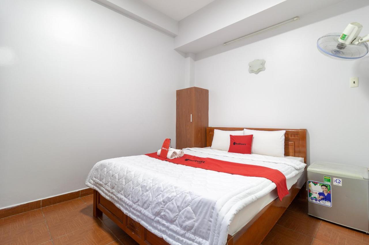 RedDoorz near Tan Huong Market Ho Chi Minh-stad Buitenkant foto