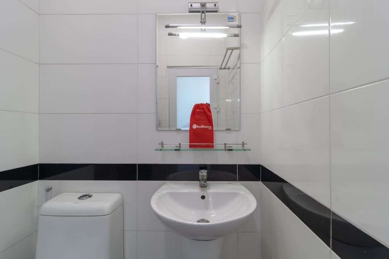 RedDoorz near Tan Huong Market Ho Chi Minh-stad Buitenkant foto